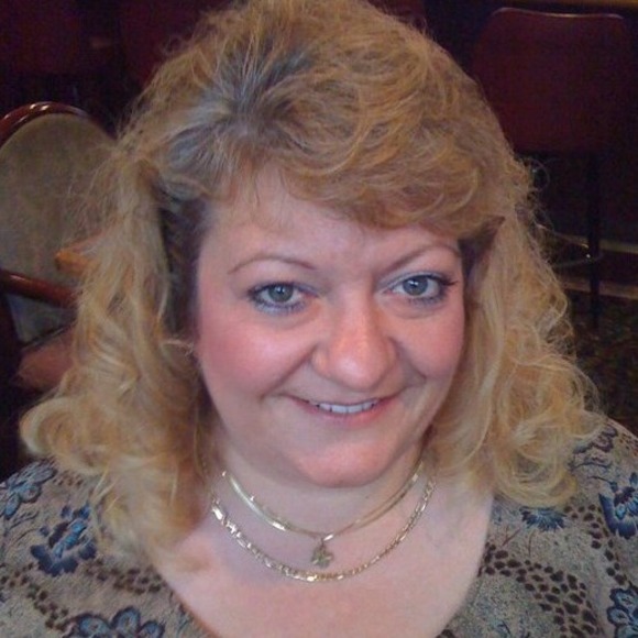 Meet your Posher, Robyn - Picture 1 of 1